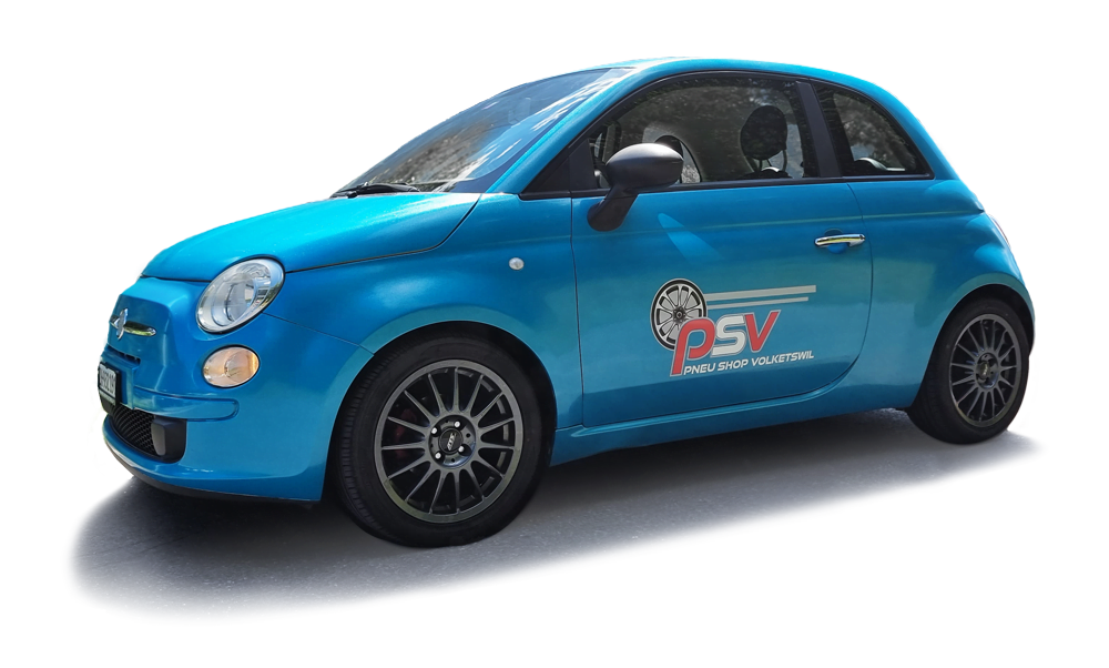 Fiat 500 in Hellblau, freigestellt mit transparentem Hintergrund
